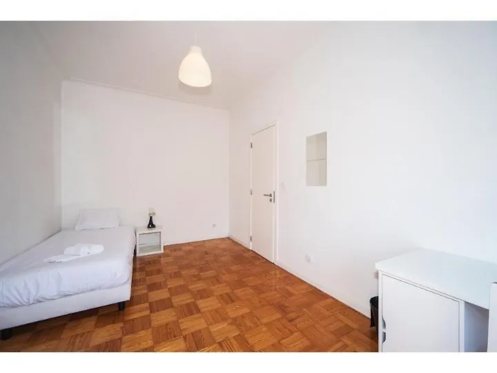 Houze_4 Room Flat In Lisbon Centre Near Zoo Portugal